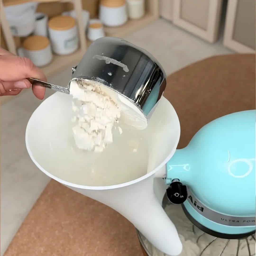 Entonnoir à farine pour robot pâtissier